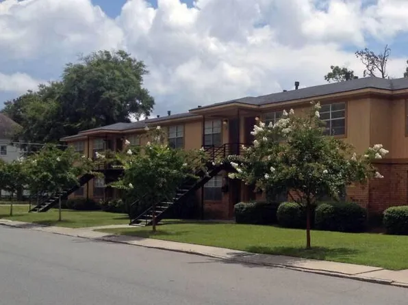 201 W 42nd St, Savannah, GA 31401