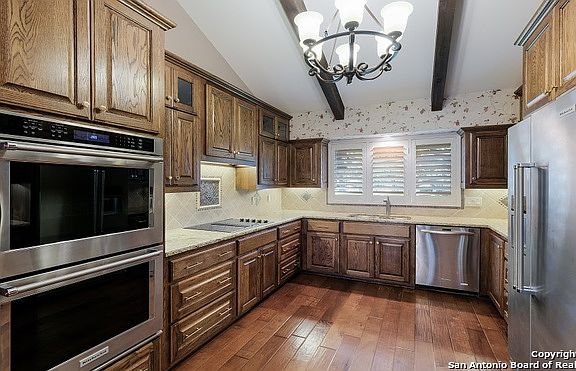 3rd image of 1301 Shady Ln