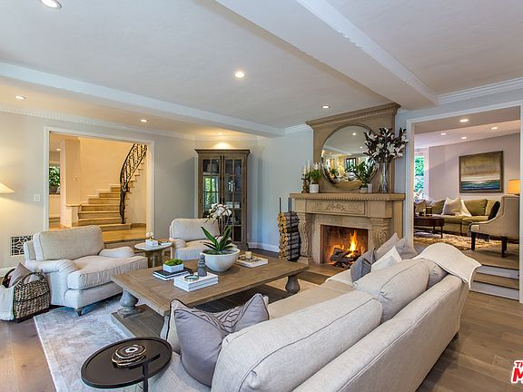 4th image of 1124 Sierra Alta Way