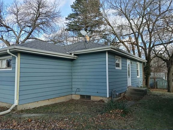 3rd image of 2416 Ashland Ave