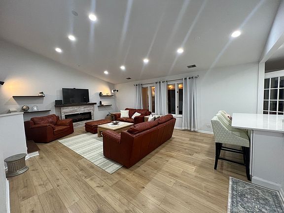 3rd image of 9808 Mill Dr W #2B
