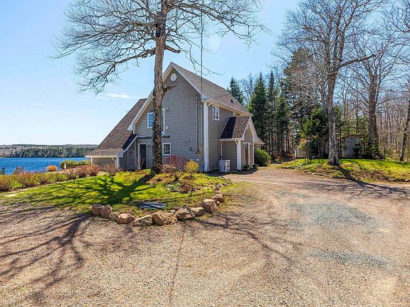 3rd image of 344 Hart Lake Rd
