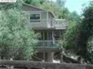 18609 Hummingbird Dr, Penn Valley, CA 95946