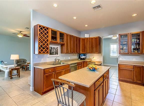 5th image of 17594 Moorfield Dr