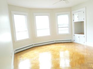 59 Lowell Ave #1, Newtonville, MA 02460
