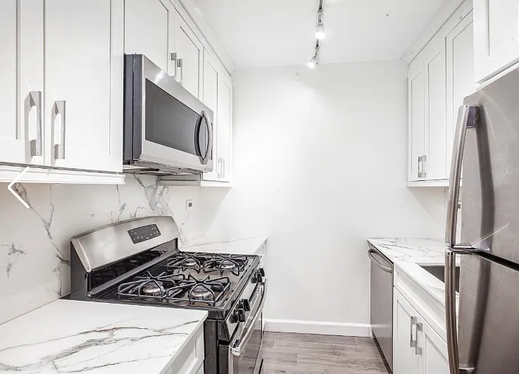 630 1st Ave #16E — Photo 5