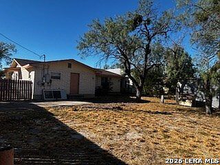 2nd image of 1883 Quarry St