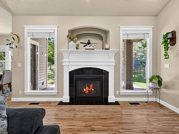 3rd image of 3917 N Bryce Canyon Pl