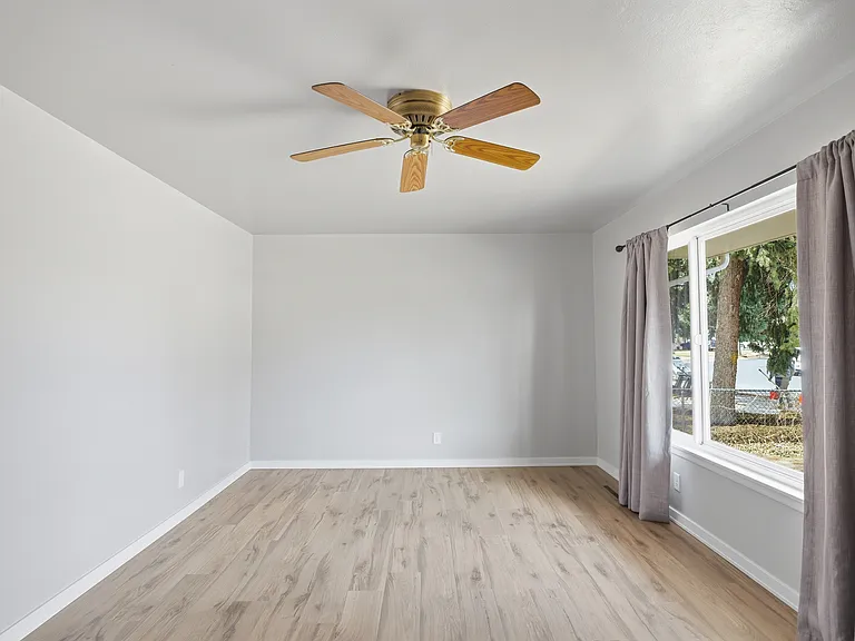 2826 N Institute St — Photo 13