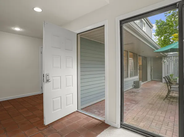 108 Harvest Commons #108, Westport, CT 06880