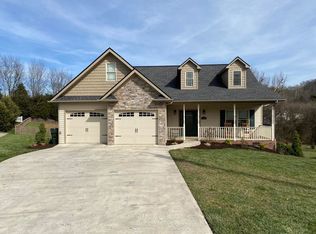 135 Farmstead Ln, Jonesborough, TN 37659