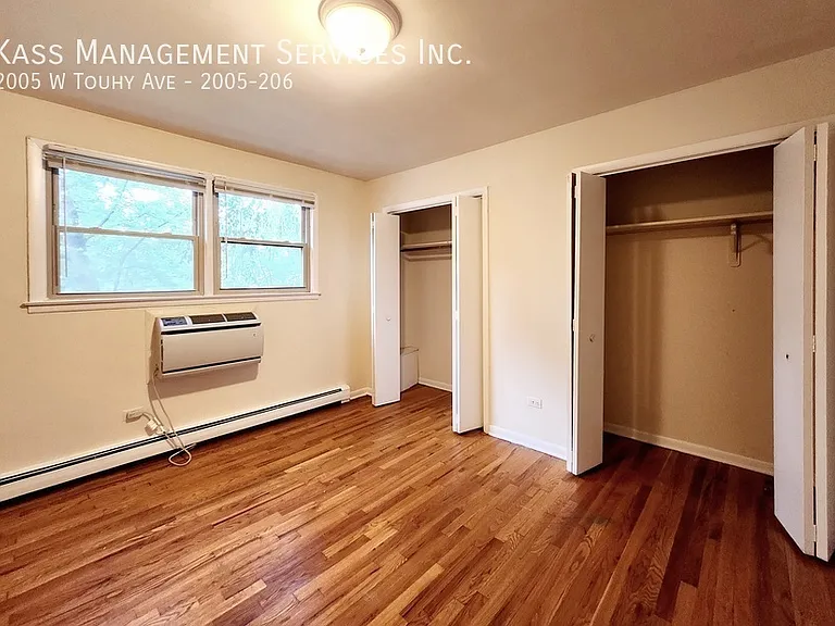 2005 W Touhy Ave #206 — Photo 5