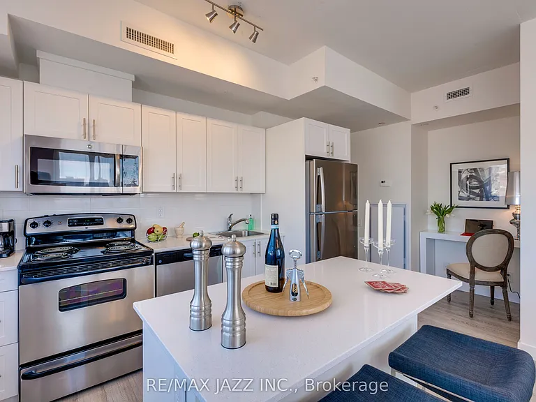 100 Bond St E #1014 — Photo 7
