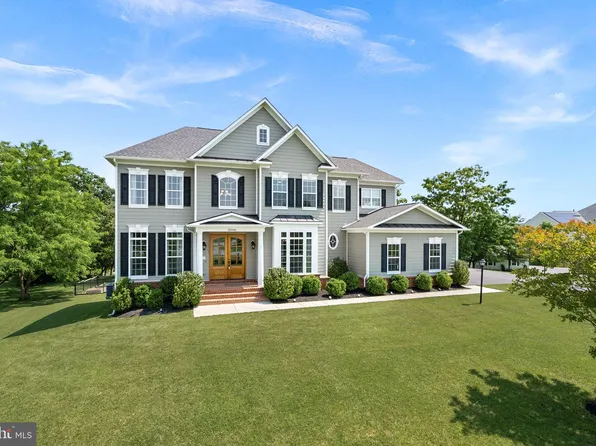 35446 Greyfriar Dr, Round Hill, VA 20141