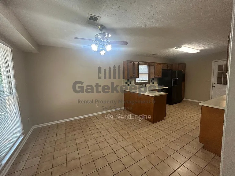 210 Buckeye Ln — Photo 4