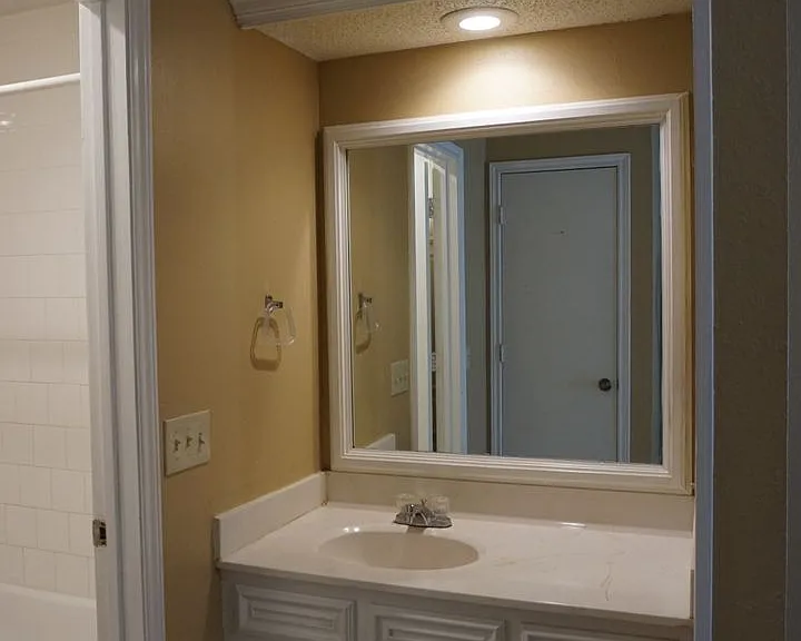 1104 Homestead Dr — Photo 8
