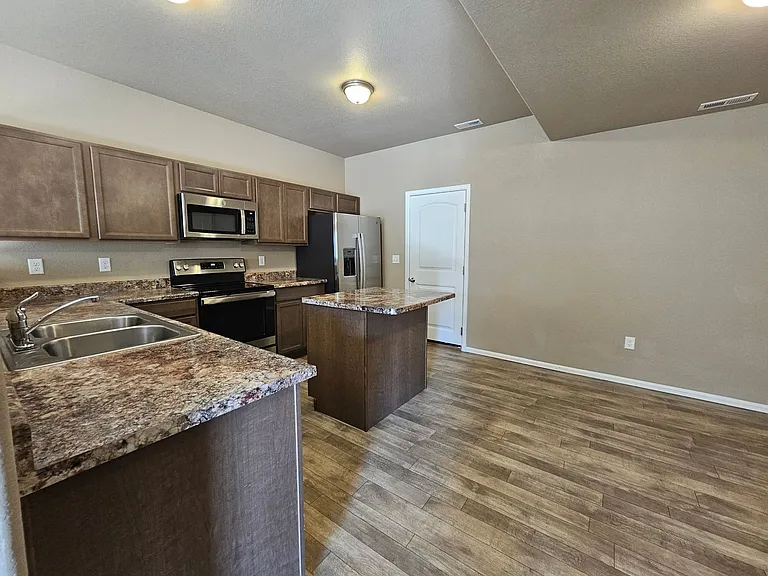 7673 Jack Pine Grv — Photo 6