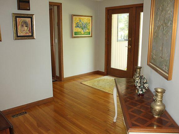 5th image of 21 Sleepy Hollow Dr