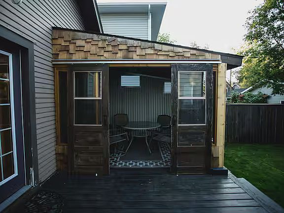 2nd image of 415 6th St E