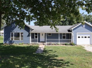 145 E Spaulding Ave, Clifton, IL 60927