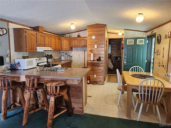 3rd image of 18 Evergreen Dr