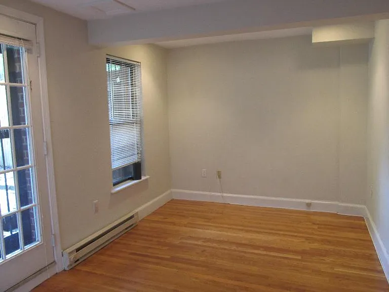 221 W Newton St #1 — Photo 31