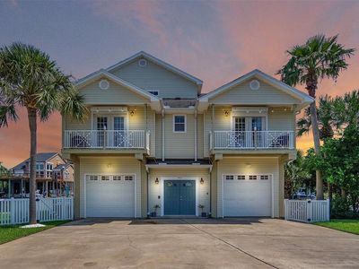 902 Short Reach Dr, Tiki Island, TX, 77554