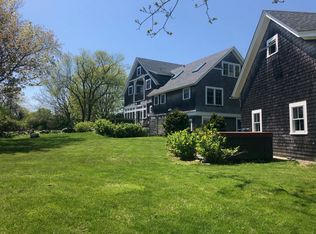 10 Sachuest Dr, Middletown, RI 02842