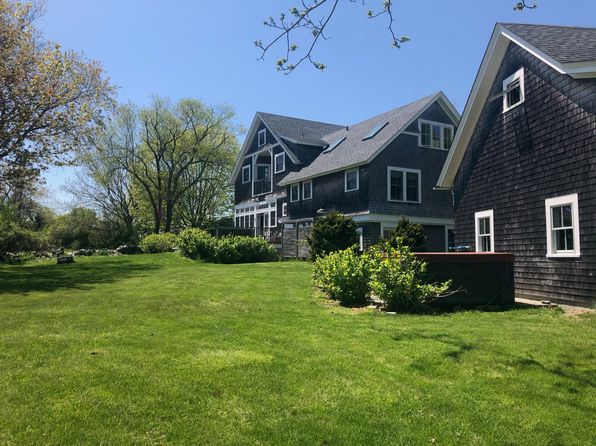 10 Sachuest Dr, Middletown, RI