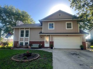 2011 Holiday Dr, Emporia, KS 66801
