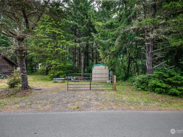 770 Copalis Avenue NE, Ocean Shores, WA 98569