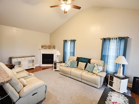 5th image of 100 Twin Lakes Dr