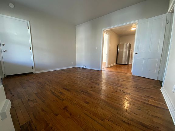 3rd image of 415-417 Oak St #1