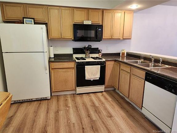 4th image of 3 Weymouth Way Unit 3