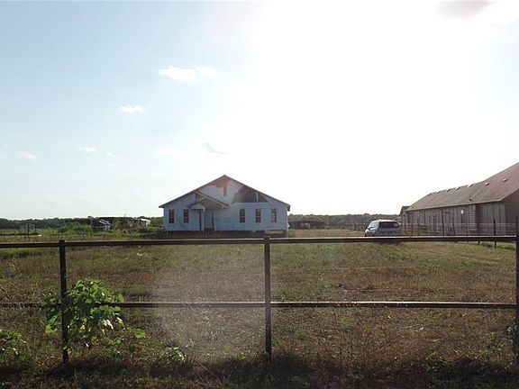 2nd image of 1372 County Road 2726