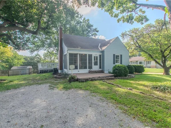 13215 13th St, Grandview, MO 64030