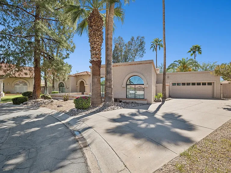 4319 E Lupine Ave — Photo 1