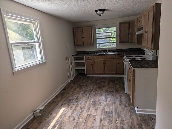 4th image of 2307 Bell Ave