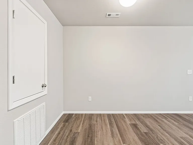 501B W Christopher Dr — Photo 15
