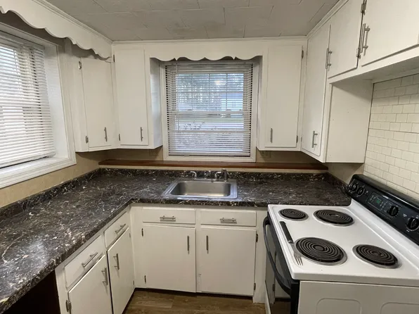 4 Strafford Rd #2, Dover, NH 03820