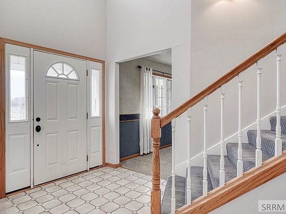 2nd image of 146 Cobblestone Ln