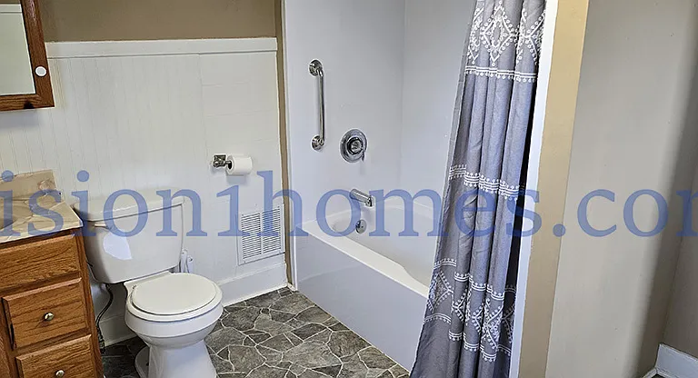 718 W Murphy St — Photo 3