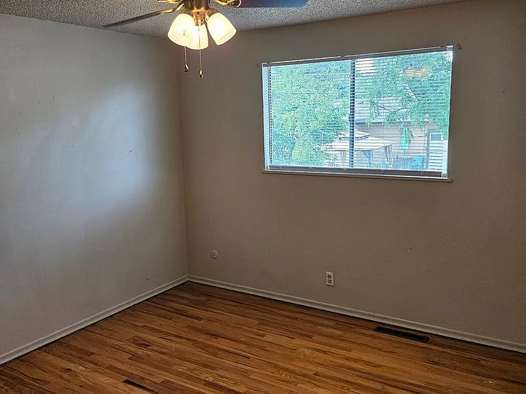 3808 Elmwood Cir — Photo 14