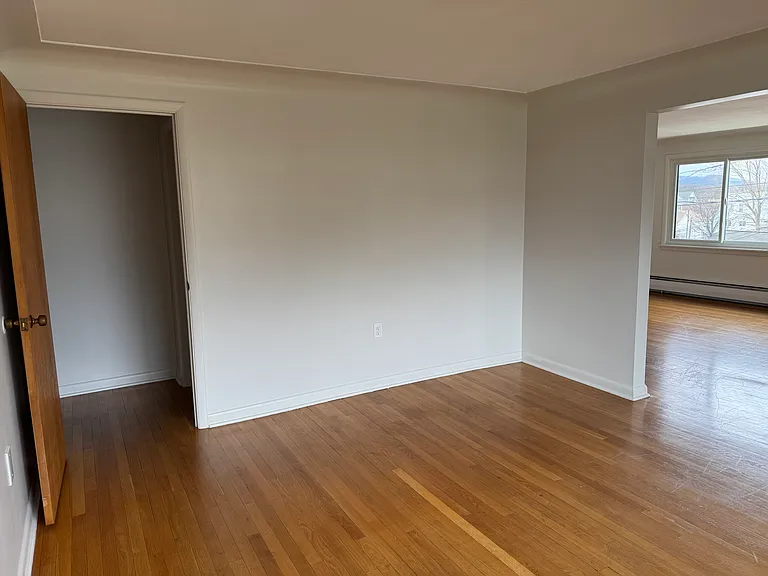 307 Warren St — Photo 12