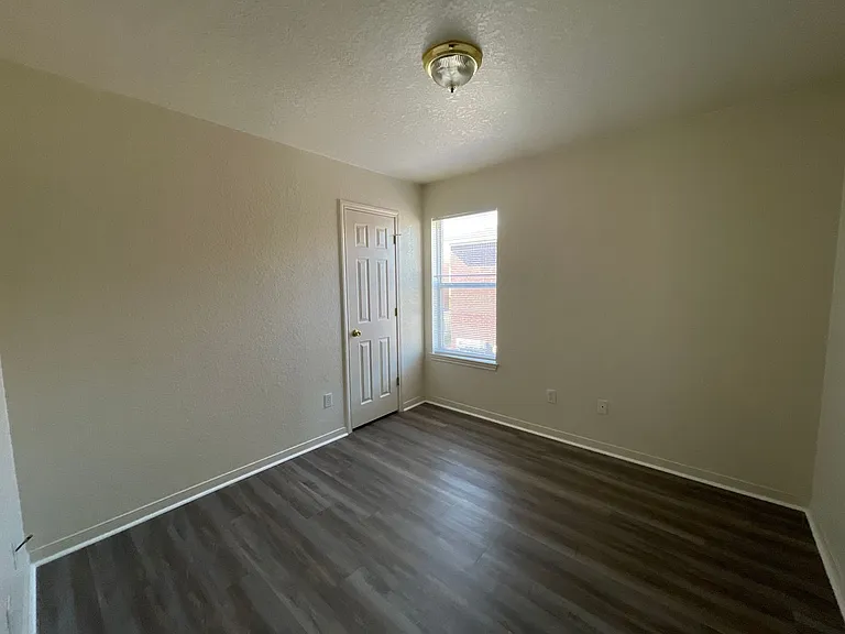 1606 Dugger Cir #D — Photo 19