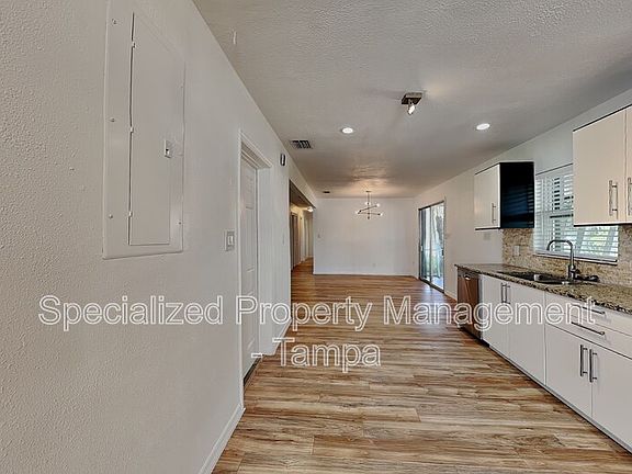 4th image of 311 W Fern St
