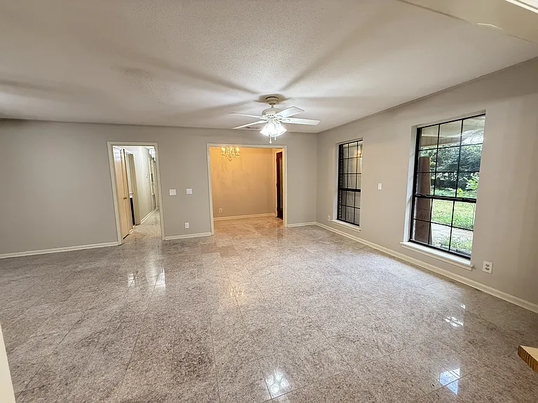 2612 Woodland Rd — Photo 11