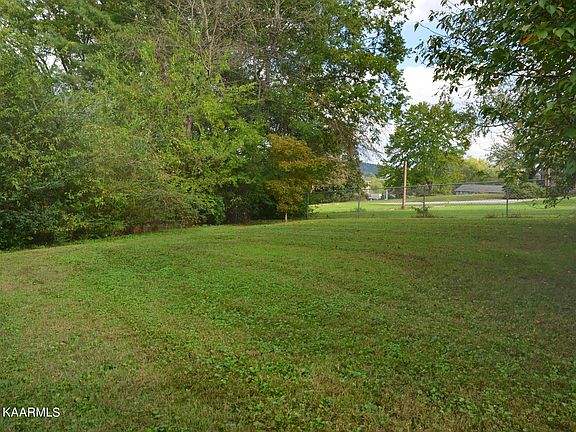 3rd image of 5224 Winfield Ln
