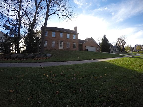 3rd image of 2716 Westwinde St NW