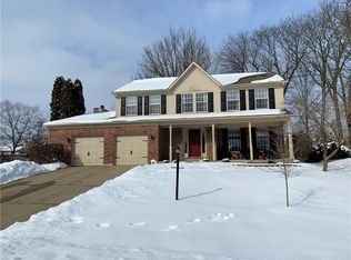 1420 Shadow Lakes Dr N, Carmel, IN 46032
